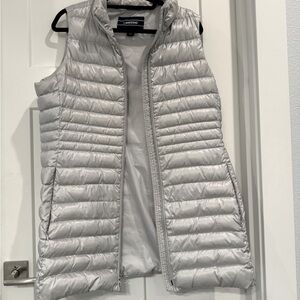 Like new. Two way zipper.